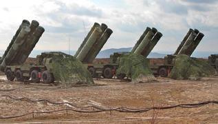 Dost lkeye kar harekete getiler: S-400'ler havalimanna iniyor